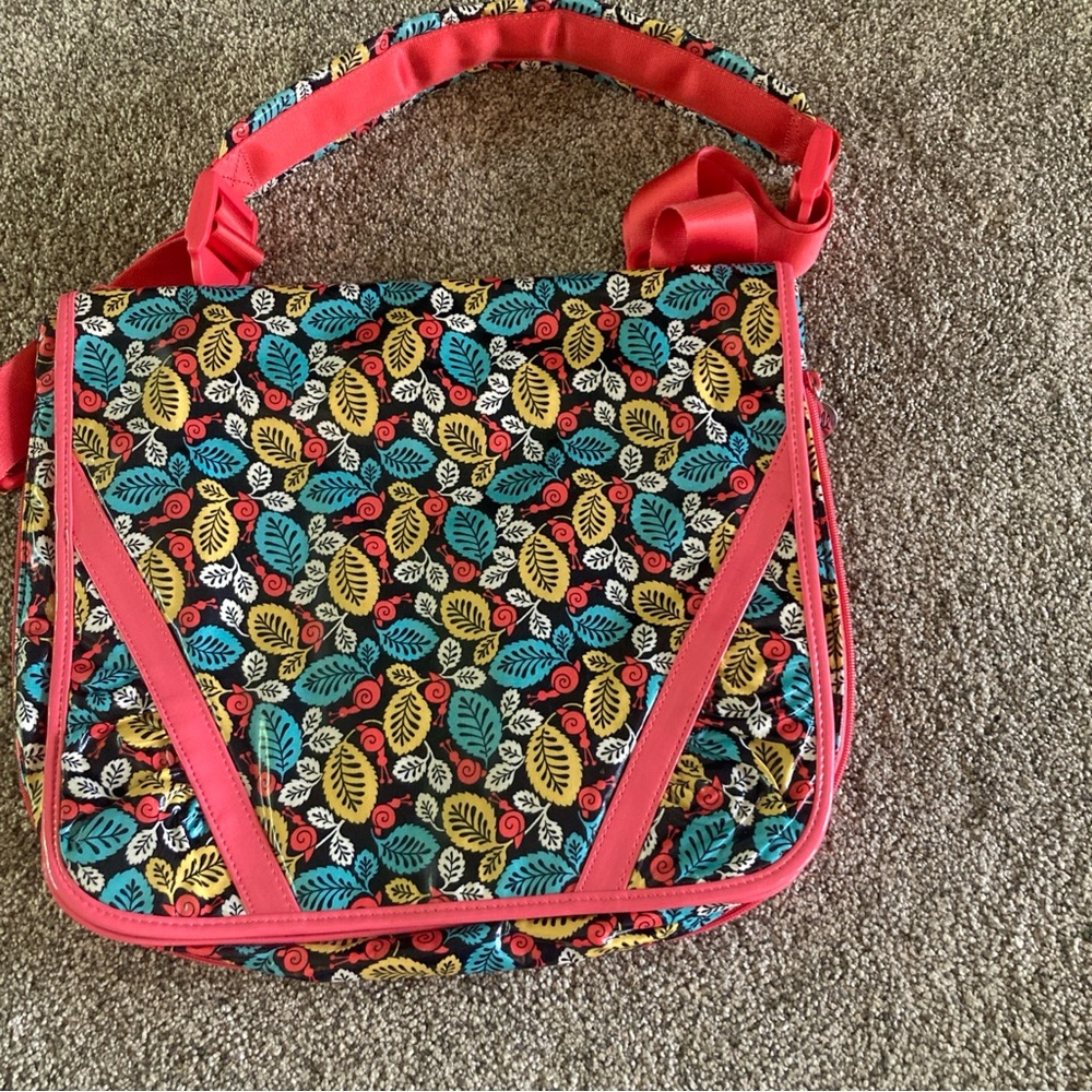 VERA BRADLEY MESSENGER BAG LAPTOP FRILL "HAPPY SNAILS" CORAL retired 7/11-9/12